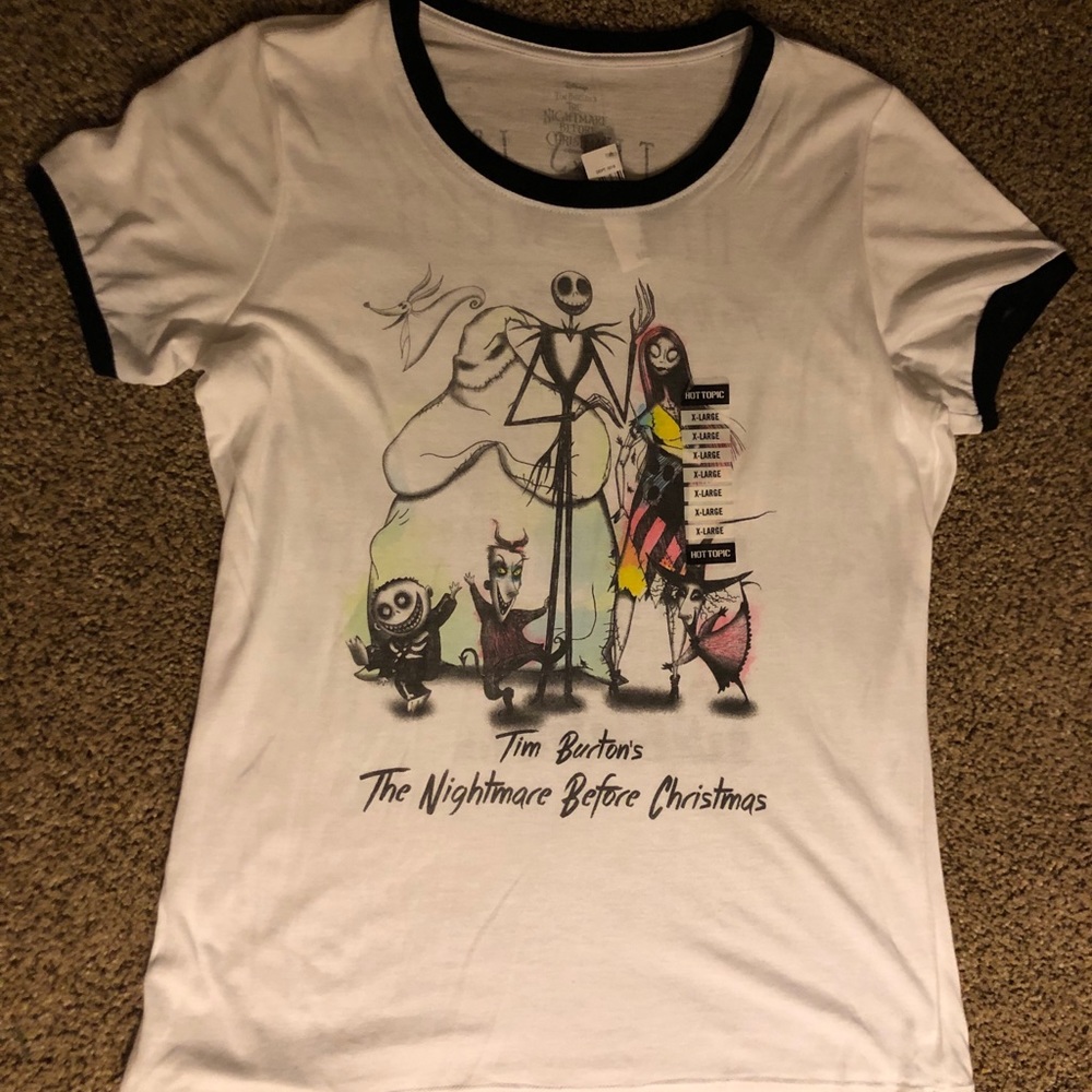 HOT TOPIC Nightmare Before Christmas graphic tee